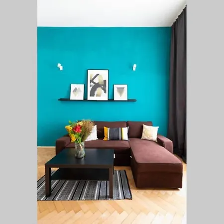 Tac House